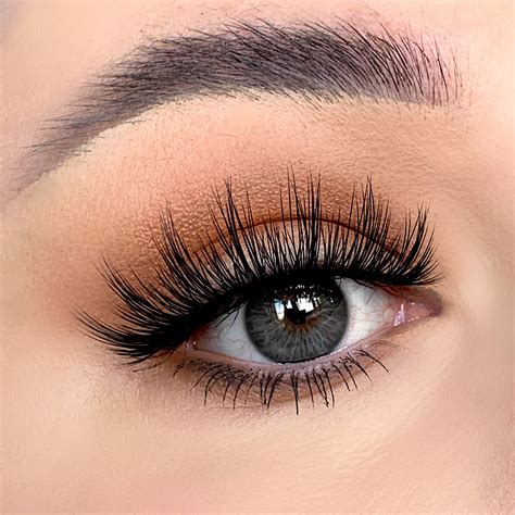 what are fake eye lashes for